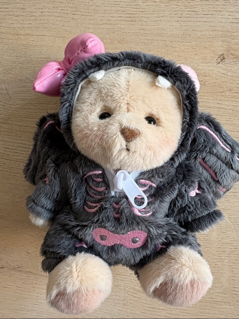 Get a hug co pinky skullie bag charm